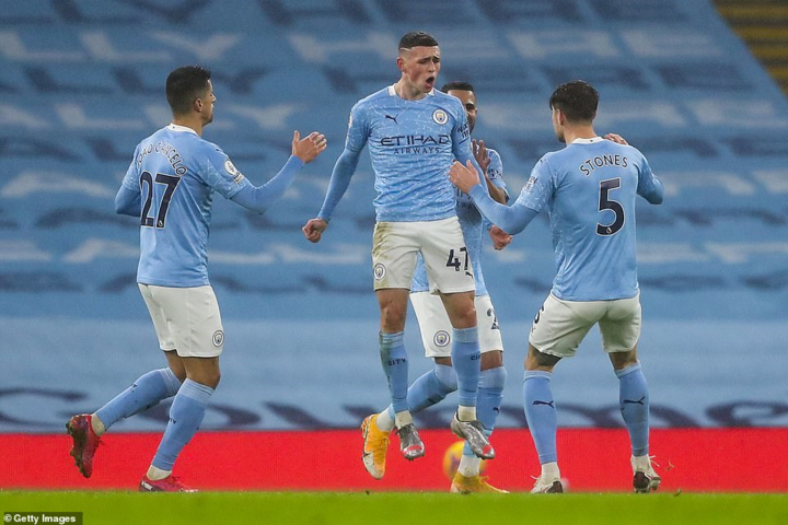 Kết quả Ngoại Hạng Anh: Man City áp sát Man Utd, Liverpool - 1