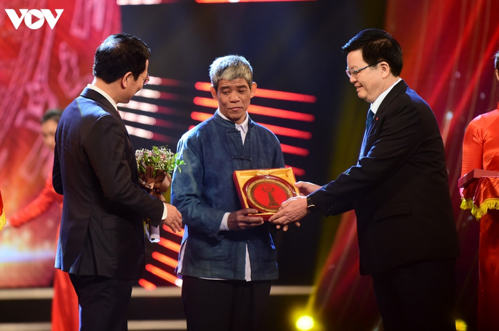 VOV giành 5 giải thưởng tại giải báo chí Búa liềm vàng - 16