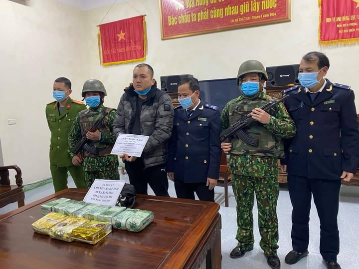 Bắt kẻ 'cõng' thuê 11kg ma tuý từ cửa khẩu Cầu Treo về Hải Phòng - 1