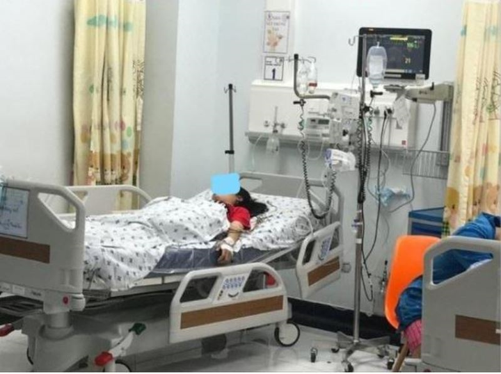 Uống 28 viên thuốc chống trầm cảm, thiếu nữ 15 tuổi mê sảng - 1