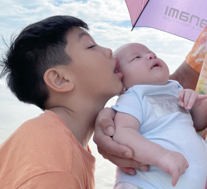 Ngắm cặp song sinh đáng yêu của Hồ Ngọc Hà - Kim Lý - 12