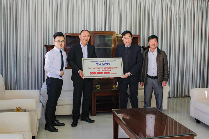 THACO tặng hơn 17 tỷ đồng chăm lo tết cho người nghèo - 1
