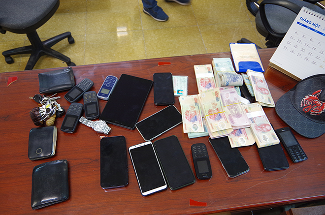 Triệt phá đường dây đánh bạc online liên tỉnh 700 tỷ đồng - 2