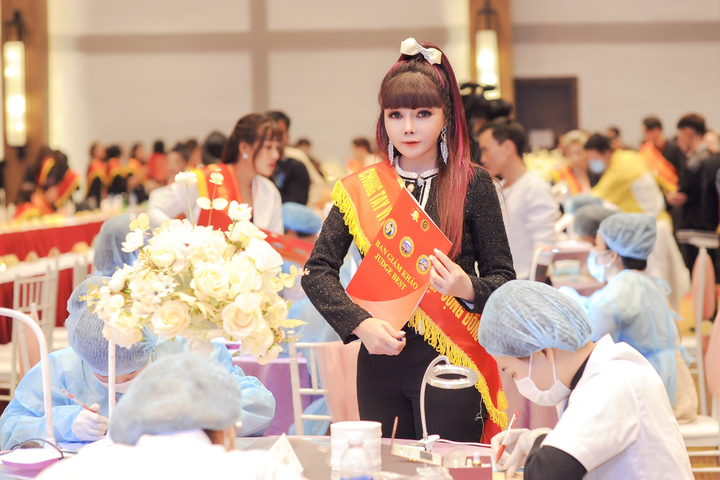 Hoa hậu Hà Thu Trang: 'Hạnh phúc khi truyền lửa đam mê nghề làm đẹp cho học trò' - 4