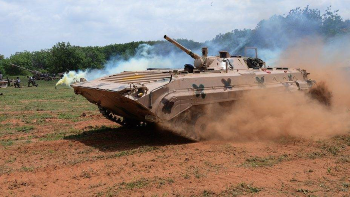 Ấn Độ biến ‘sát thủ săn tăng’ BMP-2 thành robot và pháo tự hành - 1