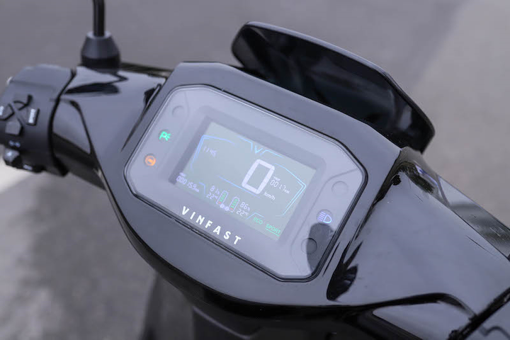 Hé lộ hai siêu phẩm xe máy điện sắp ra mắt của VinFast - 8