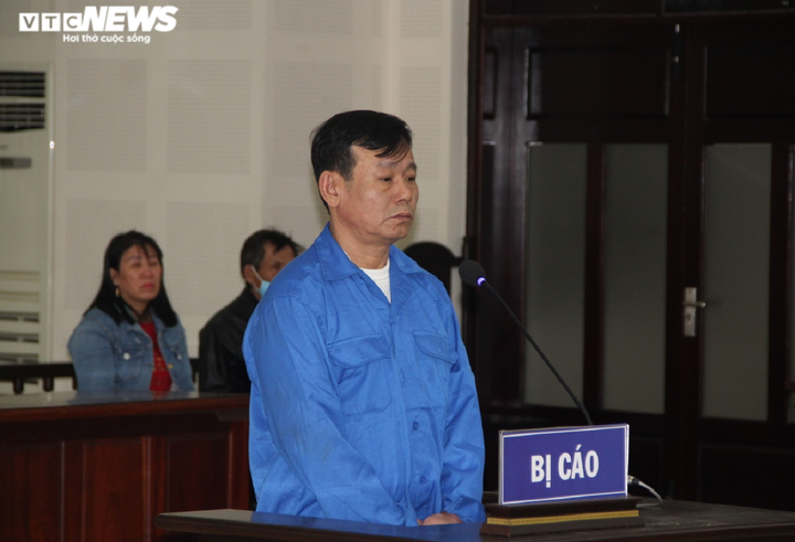 Đâm người gục tại chỗ vì bị nhắc nhở hút thuốc lá trong nhà vệ sinh - 1