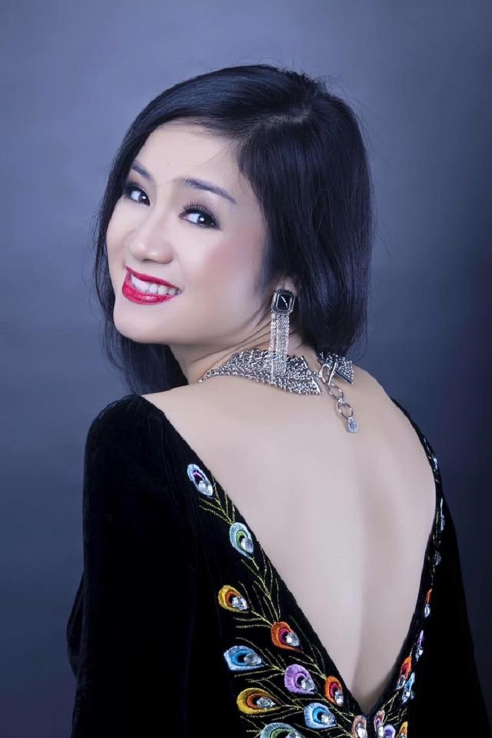 Nhan sắc trẻ trung, xinh đẹp của bà Bạch Cúc phim 'Hướng dương ngược nắng' - 11