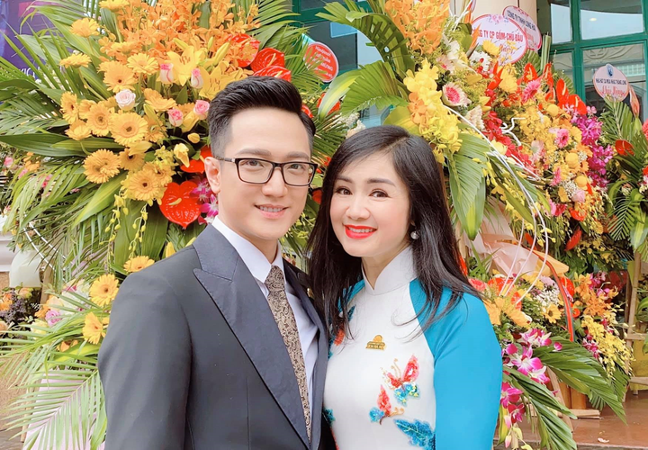 Nhan sắc trẻ trung, xinh đẹp của bà Bạch Cúc phim 'Hướng dương ngược nắng' - 4