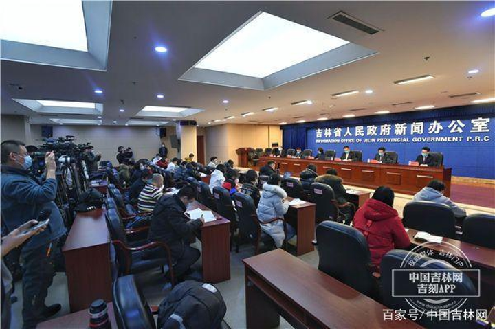 Trung Quốc xuất hiện ca siêu lây nhiễm '1 lây sang 102 người' - 1