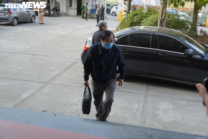 Ảnh: Cựu Bộ trưởng Công Thương Vũ Huy Hoàng tiếp tục hầu toà - 2