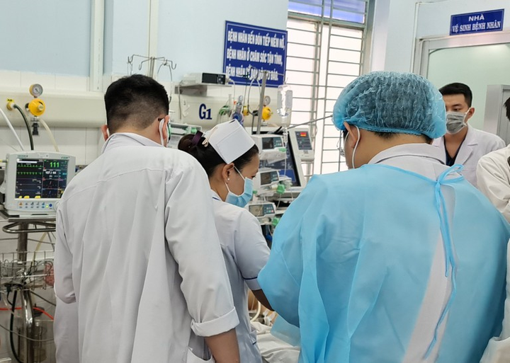 Bệnh viện nhờ công an điều tra vụ bé trai 3 tuổi bị chấn thương não bất thường - 1