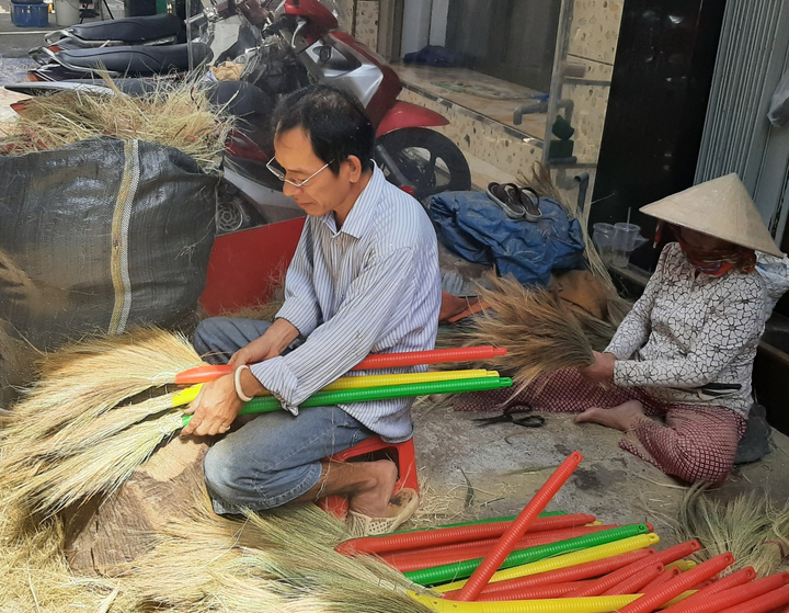 Làng chổi đót duy nhất Sài Gòn tất bật vào vụ Tết - 5