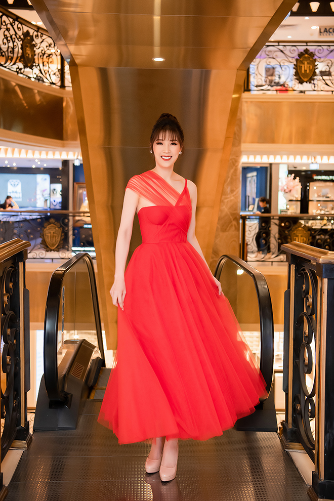 Bình An sóng đôi Á hậu Phương Nga dự event cùng dàn sao - 12