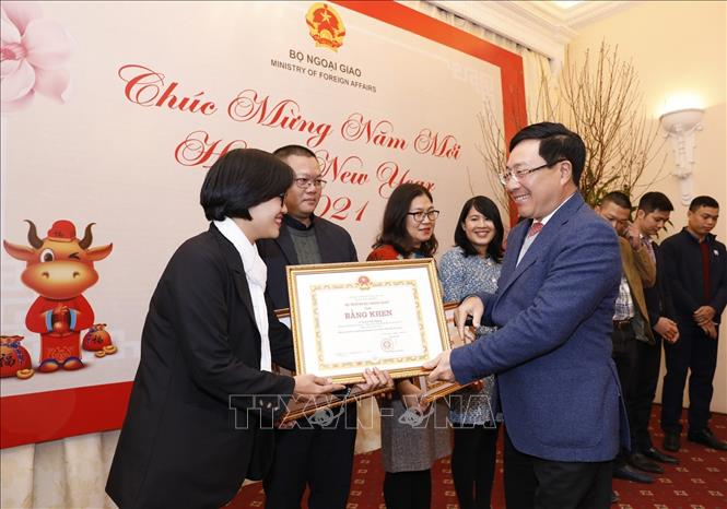 Tôn vinh các cơ quan báo chí vì sự nghiệp ngoại giao Việt Nam - 9
