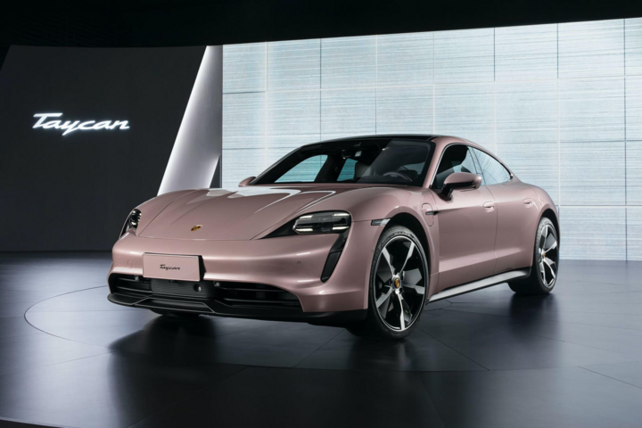 Porsche Taycan điện 2021 lộ diện, giá từ 79.900 USD - 1