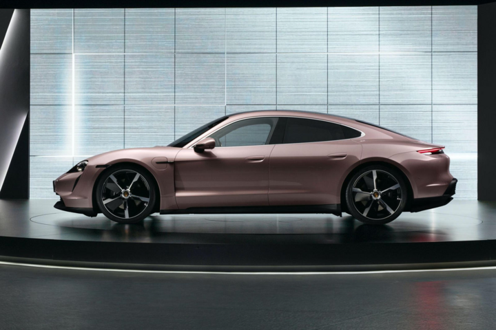 Porsche Taycan điện 2021 lộ diện, giá từ 79.900 USD - 3