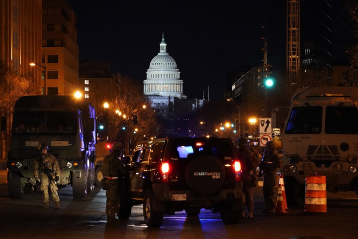 Ảnh: Thủ đô Washington trước giờ chào đón tân Tổng thống Mỹ - 9