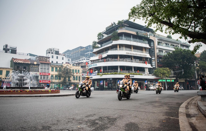 Ảnh: Công an Hà Nội ra quân bảo vệ Đại hội XIII - 8