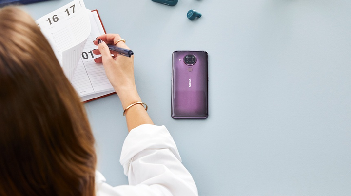 Loạt smartphone đáng chú ý lên kệ tại Việt Nam dịp cận Tết Nguyên đán - 4