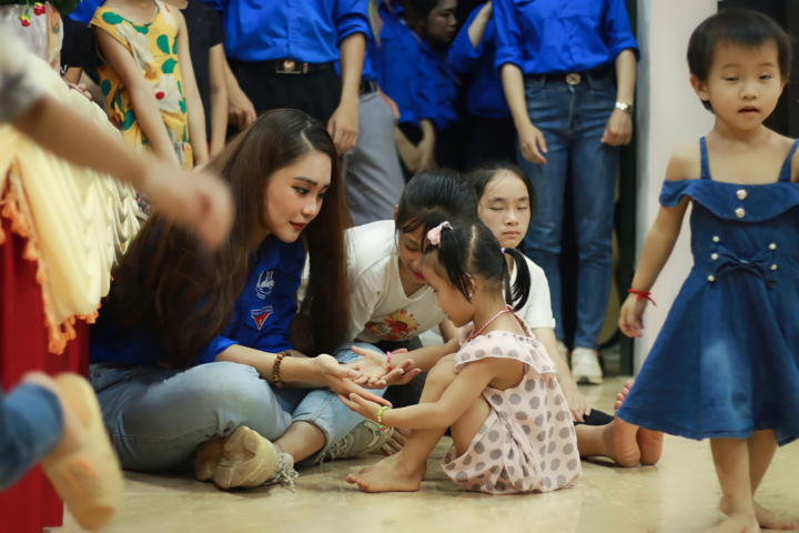 Ảnh: Nữ sinh Đại học Công đoàn vừa xinh đẹp vừa tài năng - 7