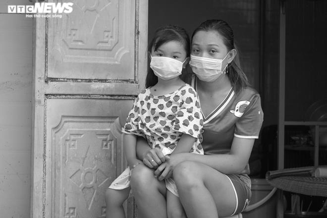 Cuộc vượt biên liều lĩnh của những người mẹ bồng con về Việt Nam trong đại dịch - 3