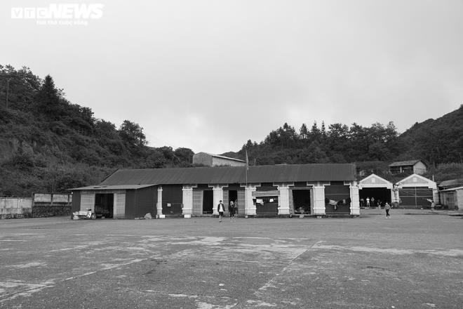 Cuộc vượt biên liều lĩnh của những người mẹ bồng con về Việt Nam trong đại dịch - 1