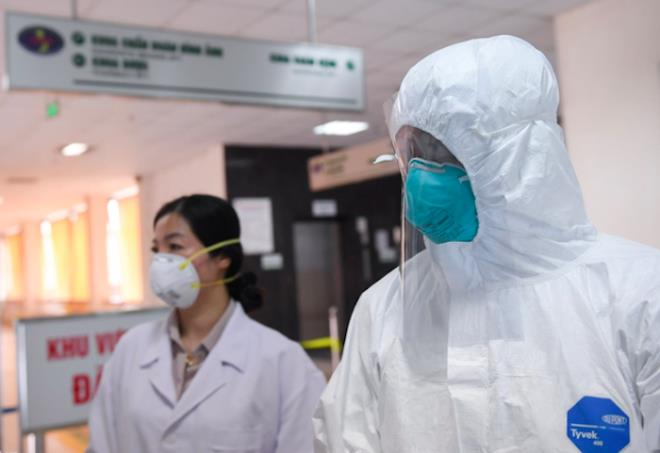 Hai người mắc COVID-19 được cách ly ngay khi nhập cảnh tại Phú Yên - 1