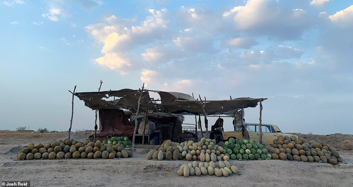 Hành trình kỳ lạ của chàng trai đạp xe từ Trung Quốc về Anh - 3