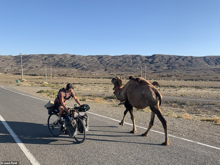 Hành trình kỳ lạ của chàng trai đạp xe từ Trung Quốc về Anh - 7