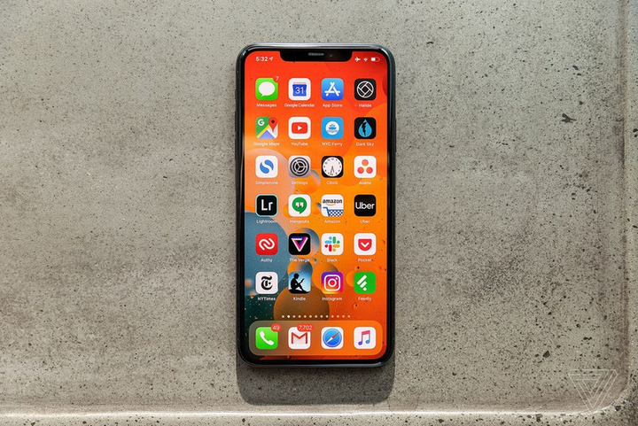 iPhone 11 Pro, Galaxy S10 - smartphone cũ giá tốt đáng mua dịp cận Tết - 2