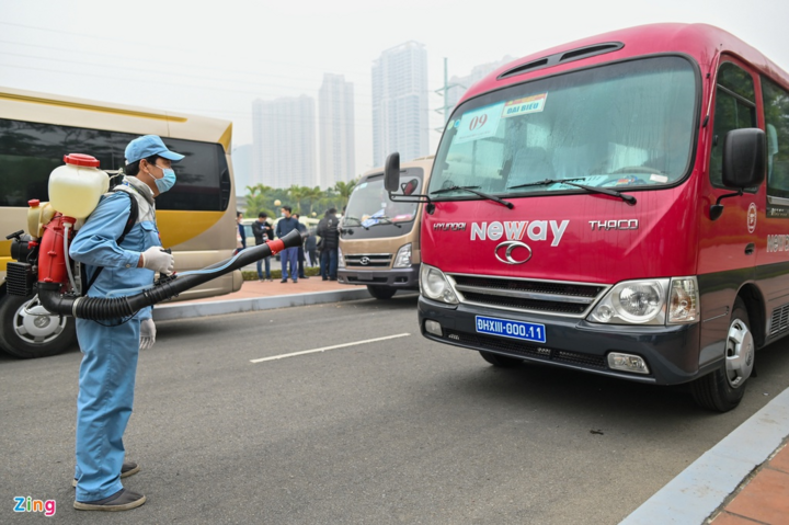 Gắn biển số cho hơn 100 xe phục vụ Đại hội Đảng XIII - 12