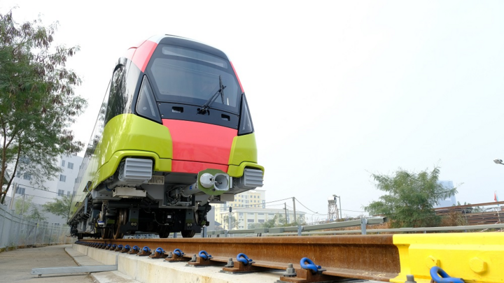 Cận cảnh đoàn tàu đầu tiên lăn bánh trên tuyến đường sắt Nhổn - Ga Hà Nội - 9