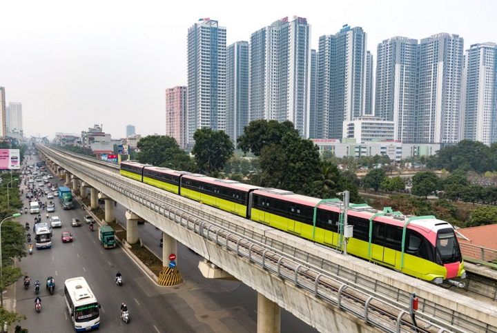 Cận cảnh đoàn tàu đầu tiên lăn bánh trên tuyến đường sắt Nhổn - Ga Hà Nội - 10