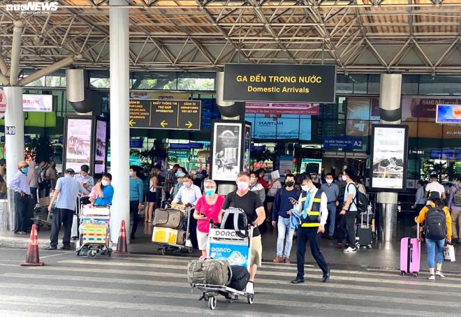 TP.HCM yêu cầu hạn chế tập trung đông người, tổ chức lễ hội dịp Tết - 1