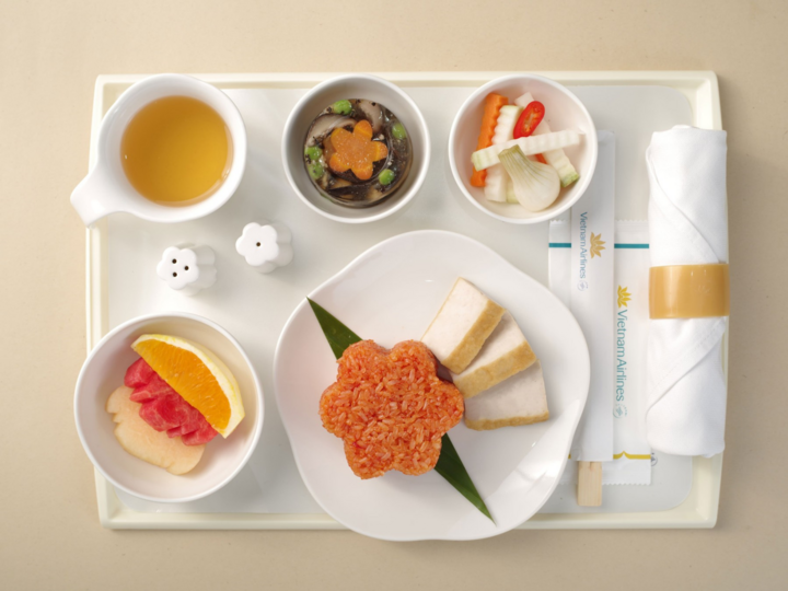 Vietnam Airlines mang hương vị Tết cổ truyền lên những chuyến bay - 2