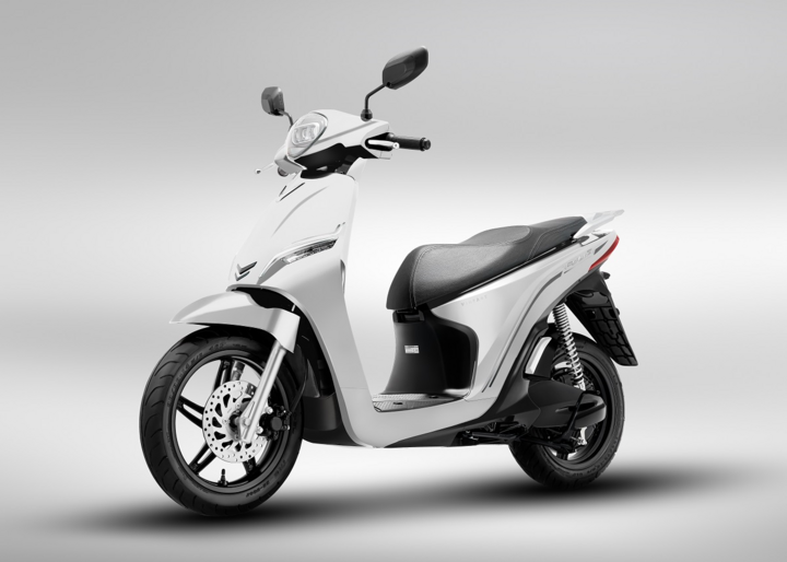 Vinfast ra mắt 2 dòng xe máy điện mới và công bố mô hình trải nghiệm mua sắm O2O - 2