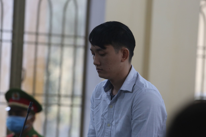 Trộm số vàng trị giá 10 tỷ đồng của chủ, nhân viên lĩnh 10 năm tù - 1