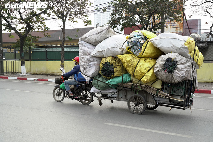Ảnh: Xe 'thây ma' lộng hành ở Hà Nội đe doạ người dân, ngang nhiên qua mặt CSGT - 7