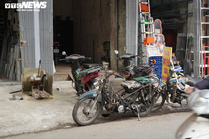 Ảnh: Xe 'thây ma' lộng hành ở Hà Nội đe doạ người dân, ngang nhiên qua mặt CSGT - 8