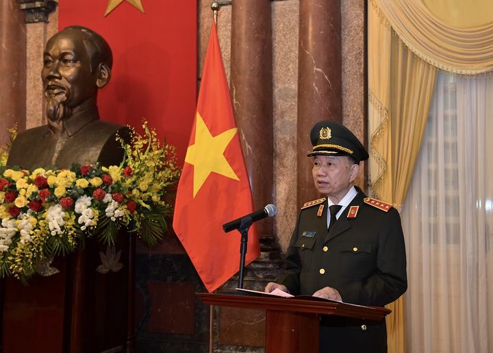 Thứ trưởng Bộ Công an Nguyễn Văn Sơn được thăng hàm thượng tướng - 2