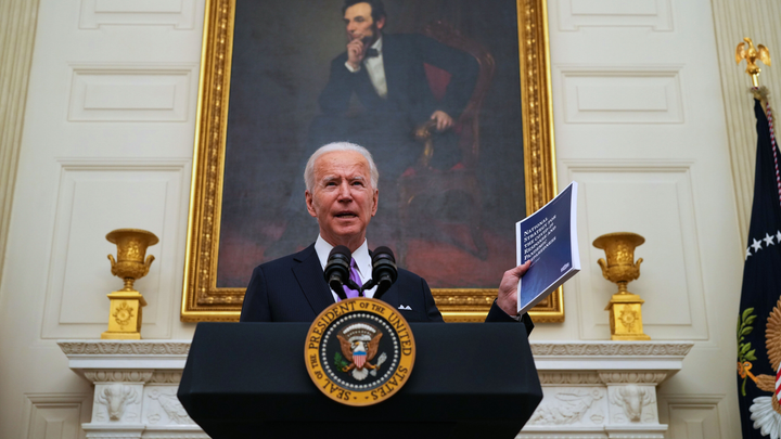 Tổng thống Biden muốn trì hoãn phiên tòa luận tội ông Trump - 1