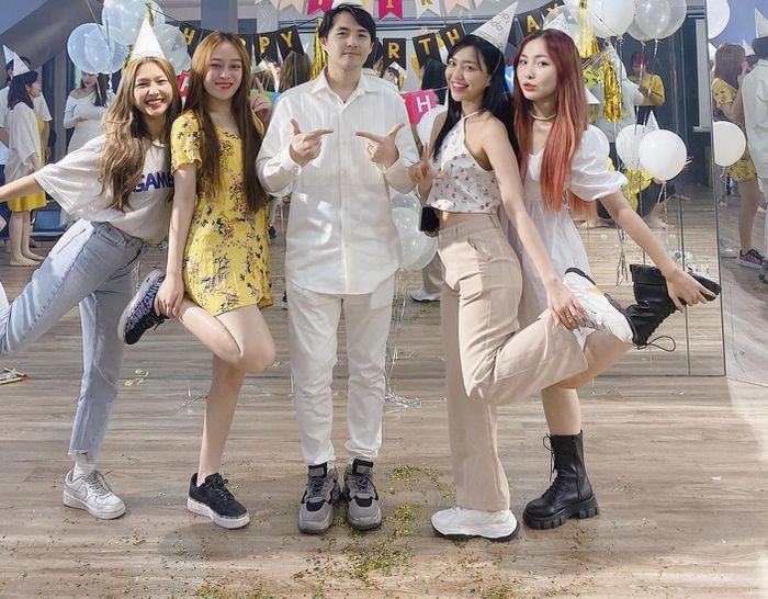 Năm nay nghệ sĩ Việt thưởng Tết cho nhân viên thế nào? - 1