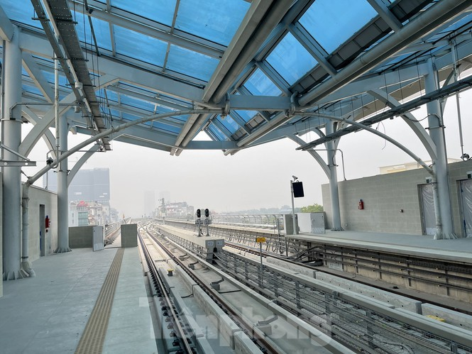 Ngắm nội thất hiện đại của tàu tuyến metro Nhổn - ga Hà Nội - 10