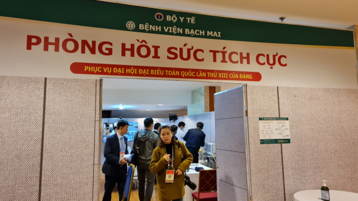 300 cán bộ y tế túc trực tại Đại hội Đảng XIII - 2