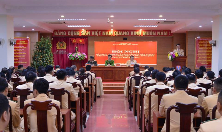 Đảm bảo giao thông an toàn, thông suốt trong dịp Đại hội lần thứ XIII của Đảng - 1