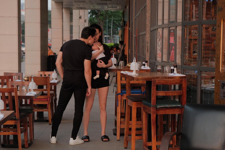 Hồ Ngọc Hà khoe ảnh chụp rõ mặt hai con mới sinh - 9