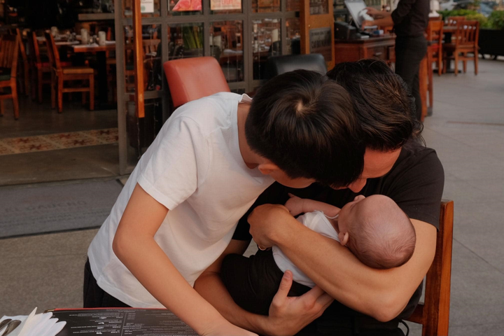 Hồ Ngọc Hà khoe ảnh chụp rõ mặt hai con mới sinh - 8