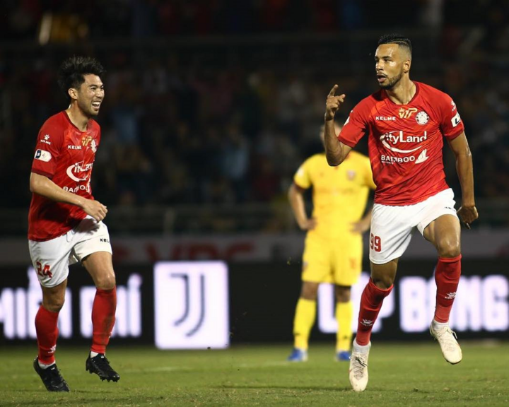 Lee Nguyễn thi đấu thế nào trong ngày tái xuất V-League? - 3