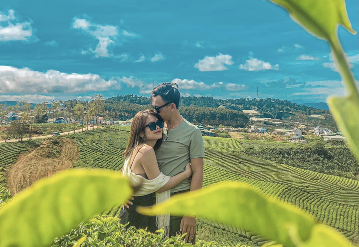 Ảnh: Ngỡ ngàng trước vẻ đẹp xanh mát của đồi chè 'vạn người mê' ở Đà Lạt - 8